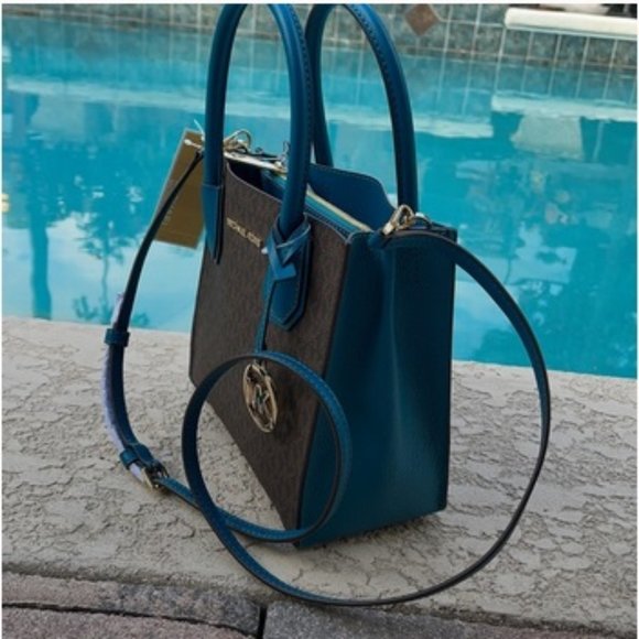 Michael Kors Mercer Medium Messenger Bag - Picture 5 of 16